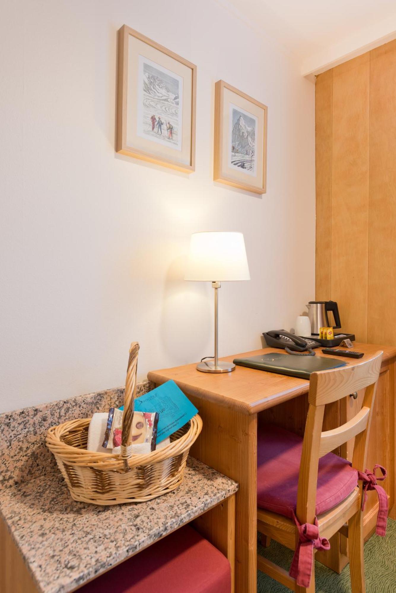 Hotel Bernerhof Grindelwald Bilik gambar
